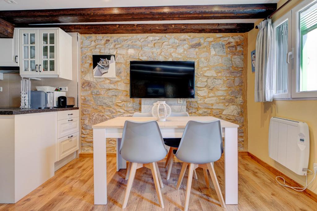 Kuchyň nebo kuchyňský kout v ubytování Maravilloso apartamento, Hondarribia, Terraza, 4Pax