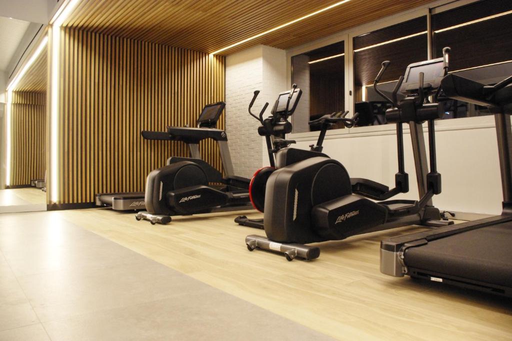 Posilňovňa alebo fitness centrum v ubytovaní 08028 Apartments