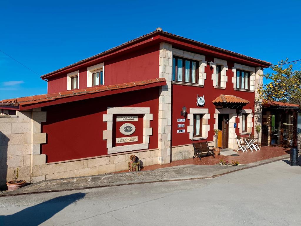 Edificio en el que se encuentra el hostal o pensión