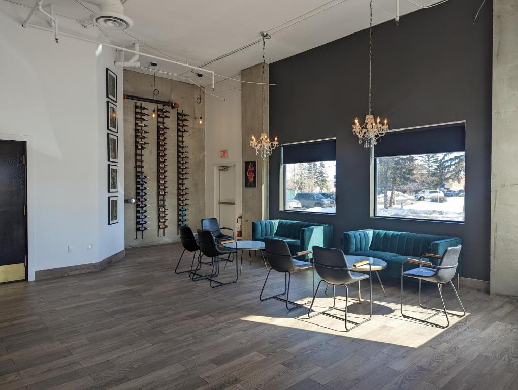 Divya Sutra Plaza and Conference Centre Calgary Airport - Resim 20