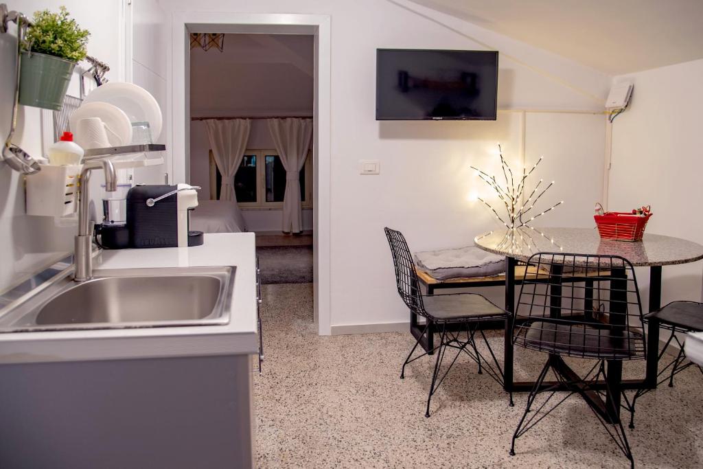 Jonexh Apartments - Image 3
