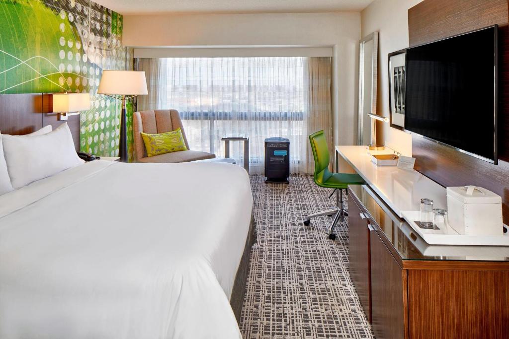 Renaissance Nashville Hotel - 