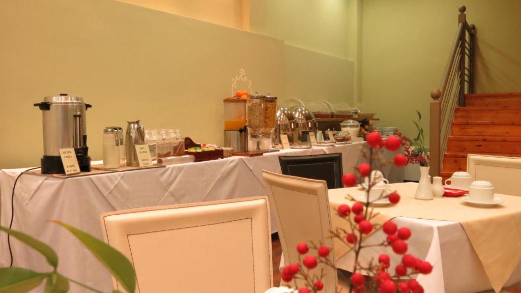 Příslušenství pro přípravu čaje a kávy v ubytování Hotel Leto Delphi