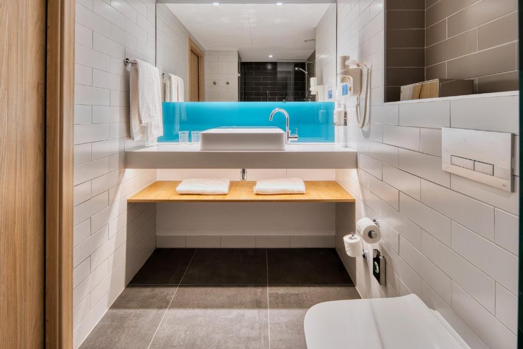 Holiday Inn Express - Madrid - Airport by IHG - Resim 2