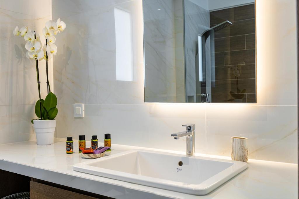 Ruby Luxury Suites - Resim 33