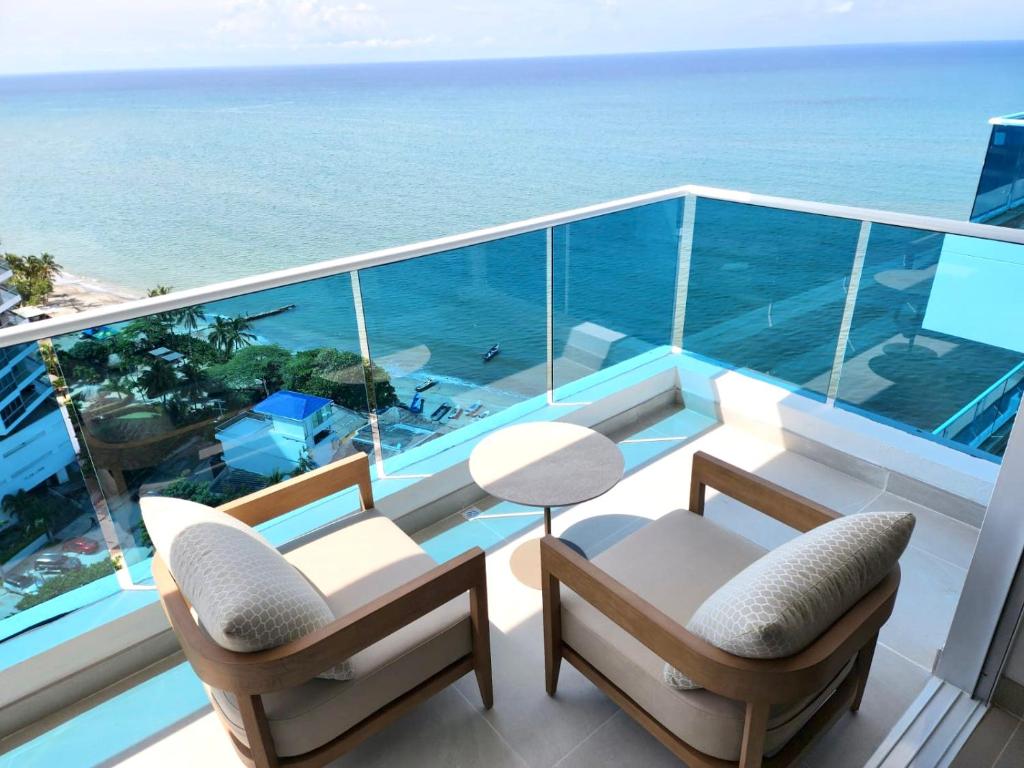 BEACH FRONT NEW CONDO, Cali (precios actualizados 2024)