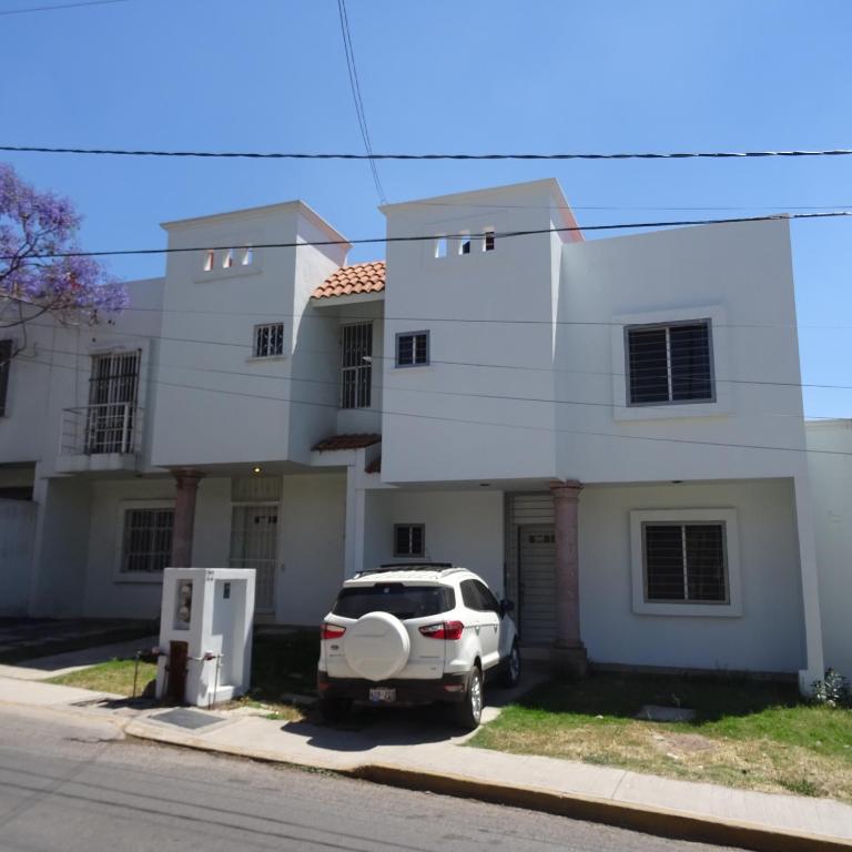 Bygningen som feriehuset ligger i