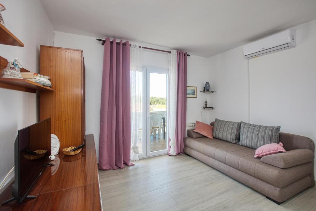 Posezení v ubytování Apartments by the sea Grebastica, Sibenik - 11463