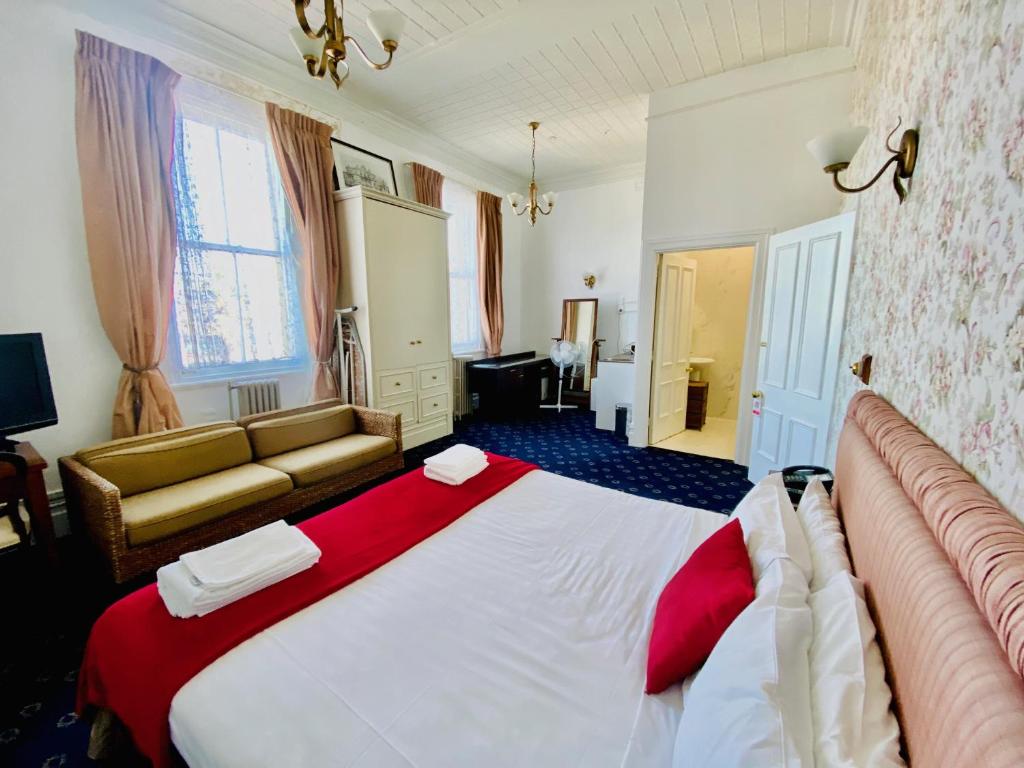 The Esplanade Hotel - Resim 42