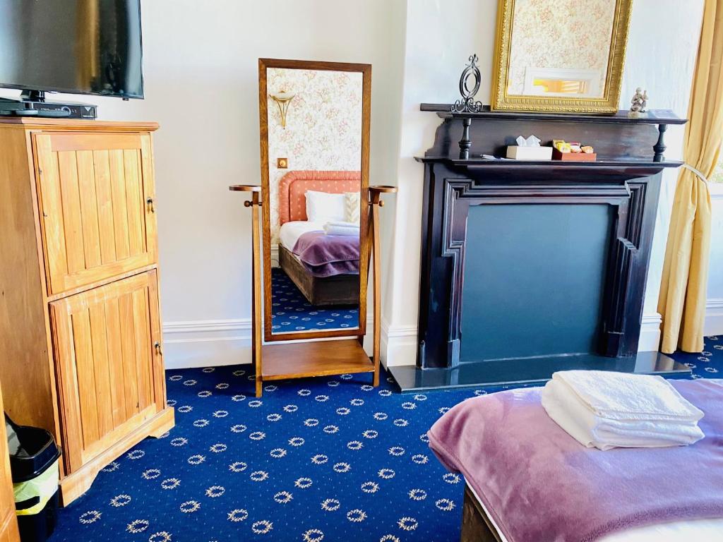 The Esplanade Hotel - Resim 45