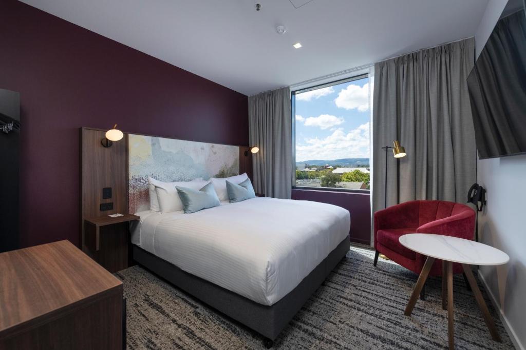 TRYP Adelaide - Standard King Room
