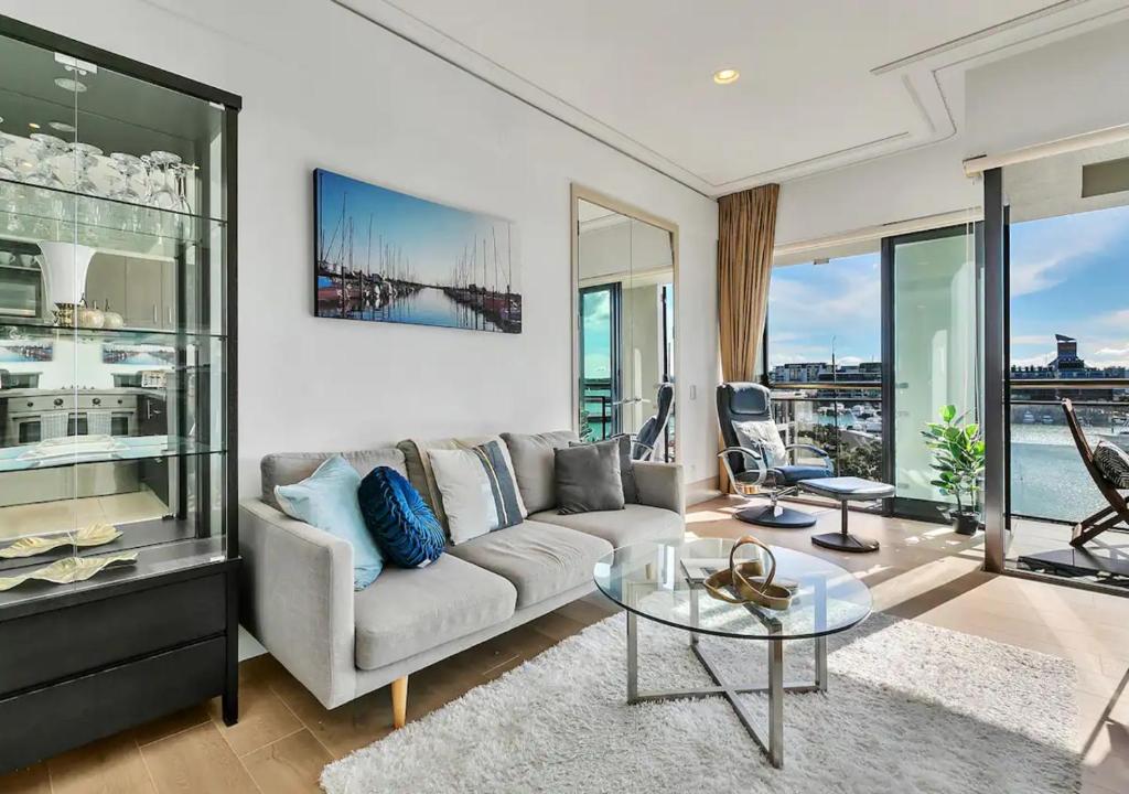 Sunny two bedrooms and Viaduct views, Auckland (updated prices 2024)