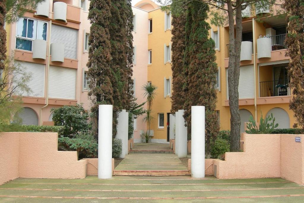 Budynek, w którym mieści się apartament