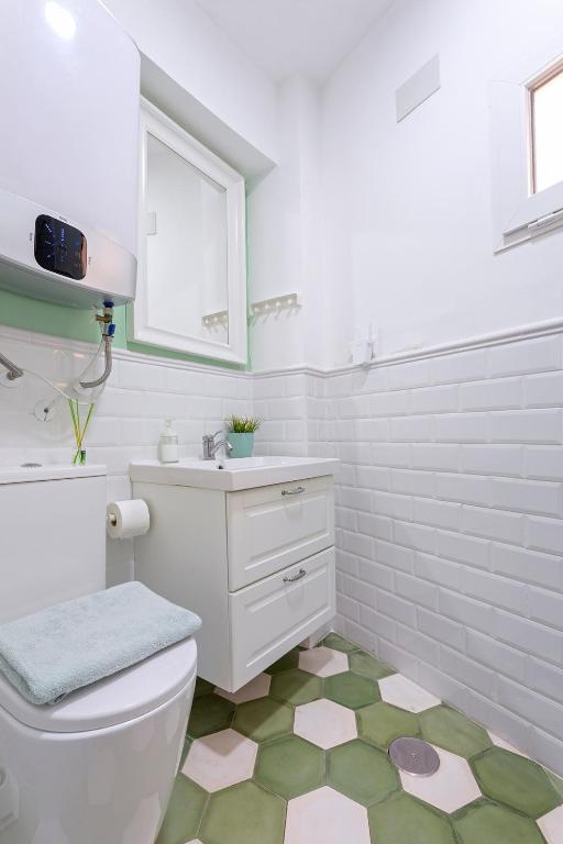 Kúpeľňa v ubytovaní Big Flat in City Center with Patio
