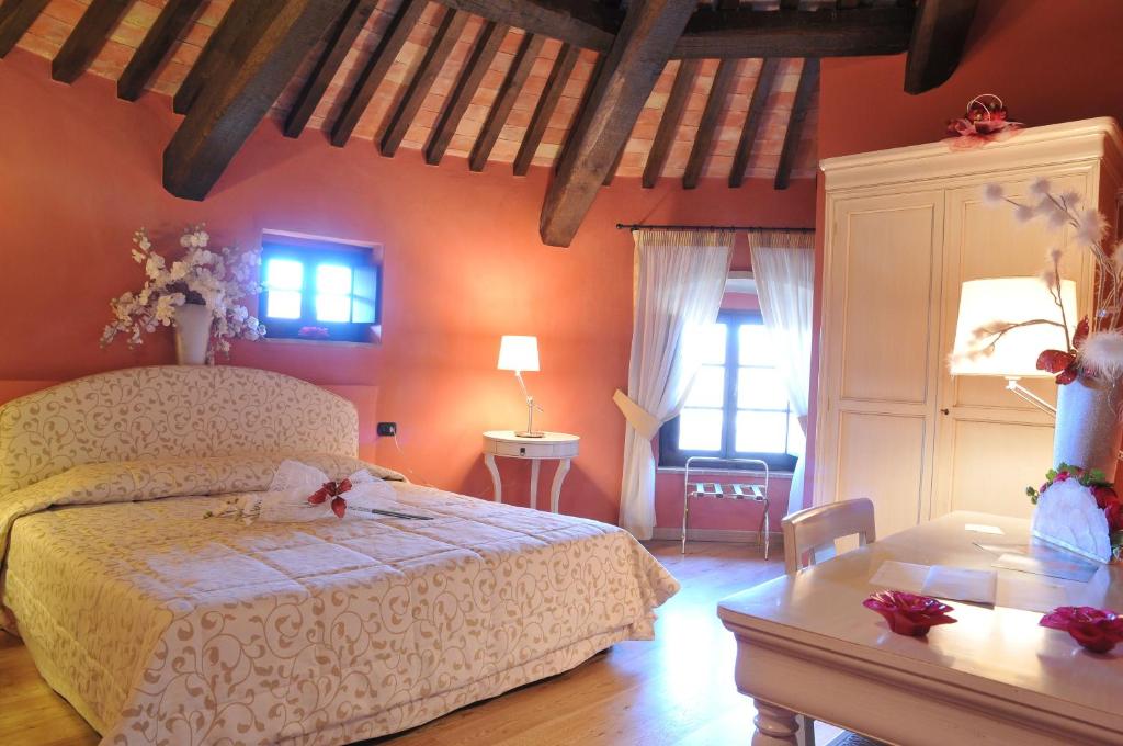 Castello di Baccaresca photo