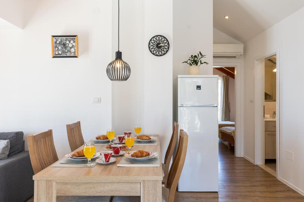 Kuchyňa alebo kuchynka v ubytovaní Apartment M&K