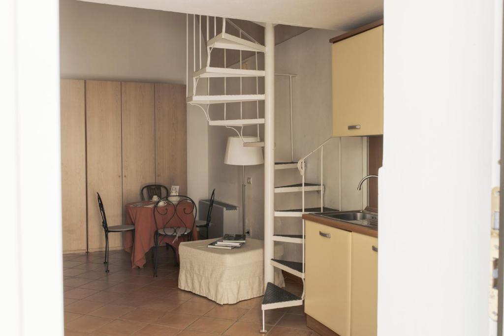 Kuchyň nebo kuchyňský kout v ubytování Il Vicinato, casa vacanza immersa nel cuore dei Sassi