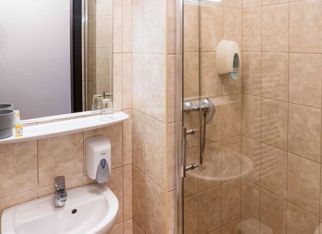 Koupelna v ubytování Hotel Metro