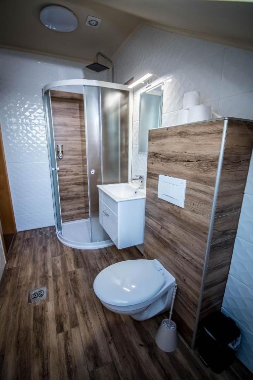 City Panzió - Two-Bedroom Apartment