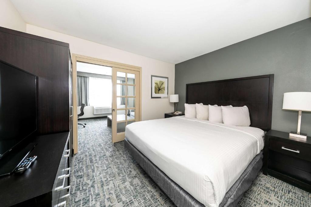 Best Western Inn & Suites San Diego Zoo -SeaWorld Area - 