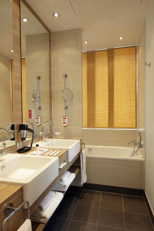 Koupelna v ubytování H4 Hotel Berlin Alexanderplatz