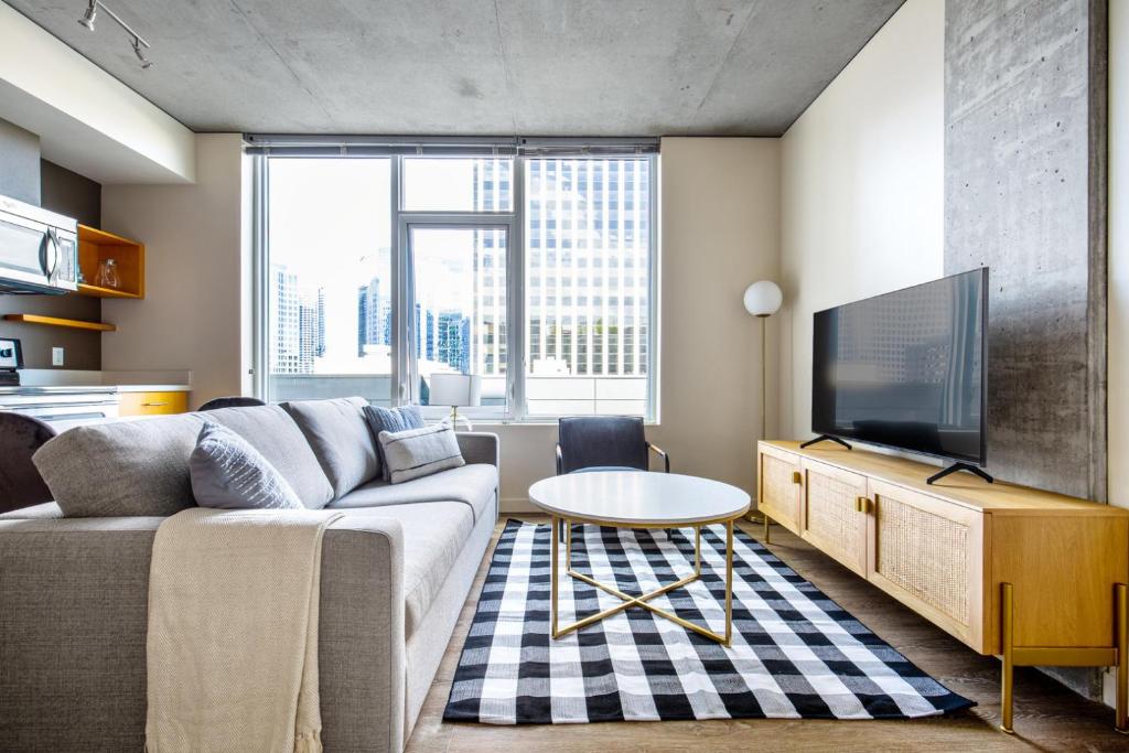 Gallery image of Downtown Bellevue 1BR w Lounge Gyms nr shops SEA-125 in Bellevue