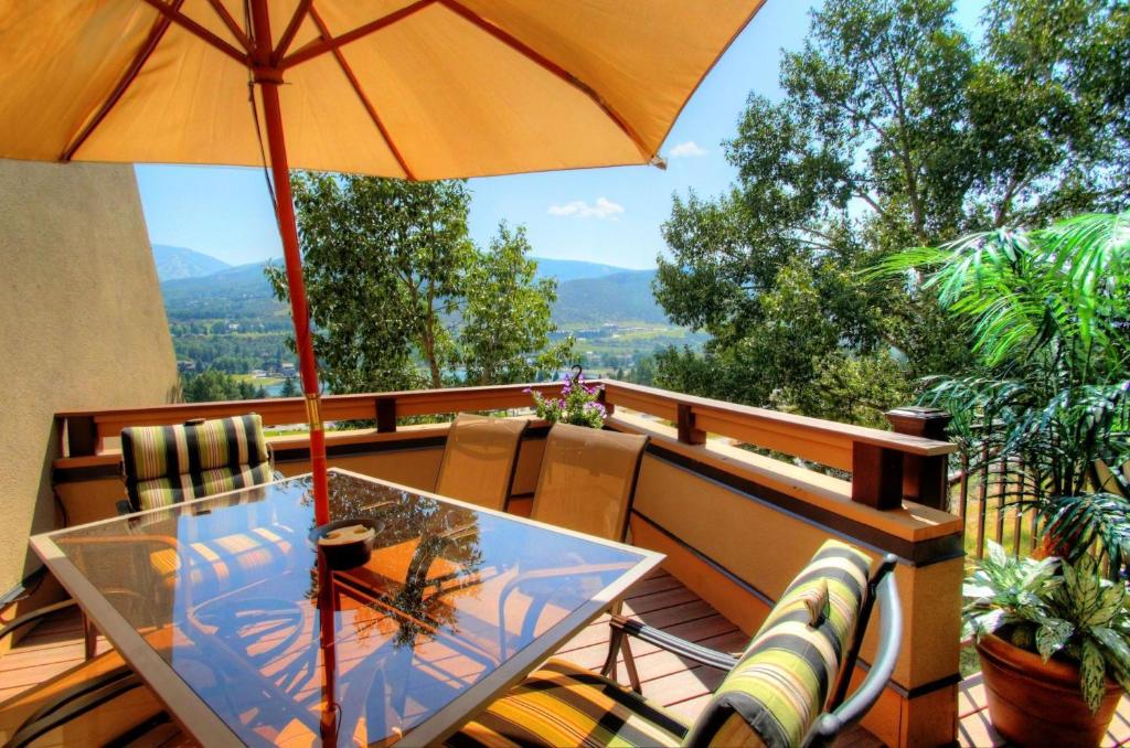 16 Chambertin Townhomes Townhouse, Avon (updated prices 2024)