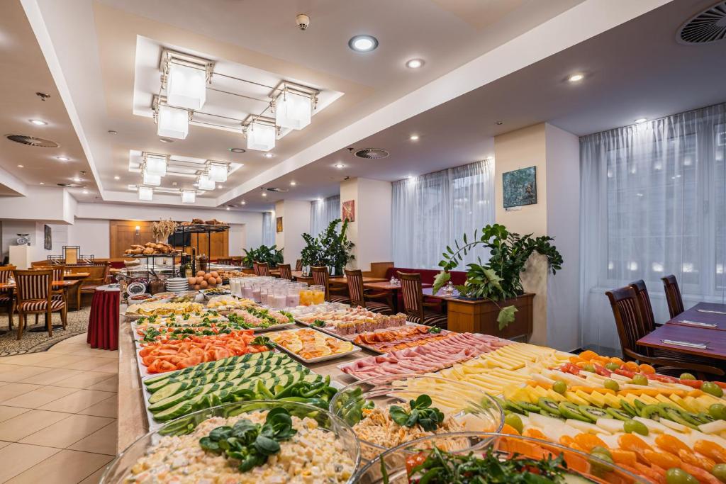 Ramada Prague City Centre - Resim 9