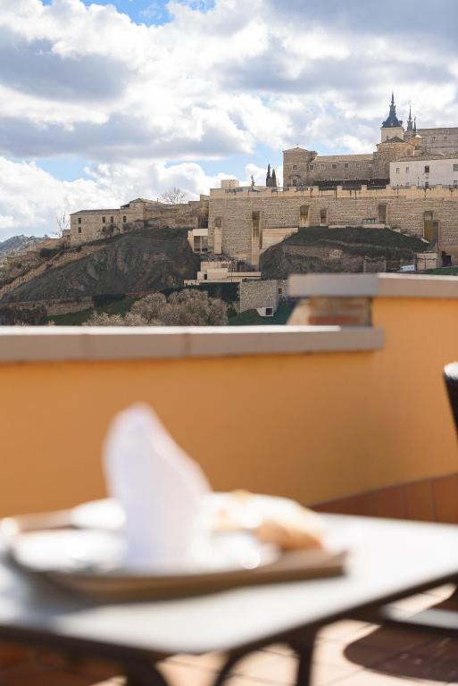 Nespecifikovaný výhled na hory nebo výhled na hory při pohledu z hotelu