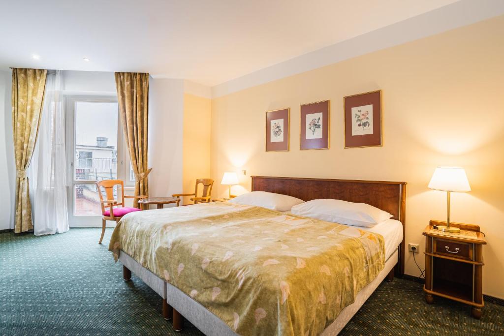 EA Hotel Rokoko - Resim 27