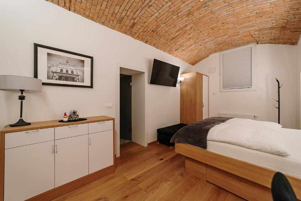 Operna klet Ljubljana - Resim 17