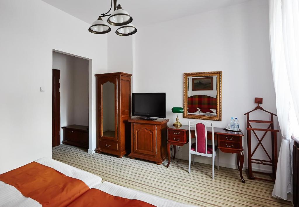 Hotel Palac w Myslecinku - Resim 15