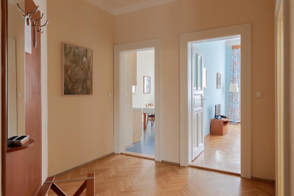 Sibelius Apartments Prague - Art Nouveau Residence 1902 - 6