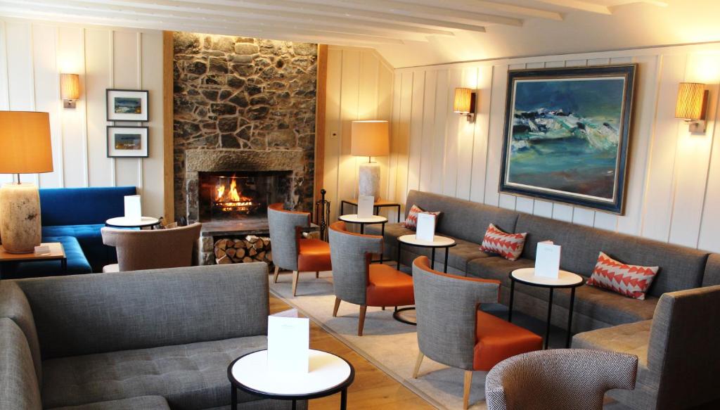 Posezení v ubytování The Peat Inn Restaurant With Rooms
