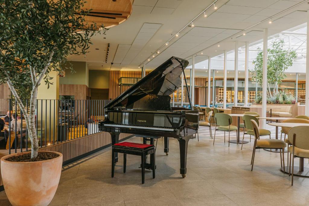 Catalonia Barcelona Plaza - Resim 6