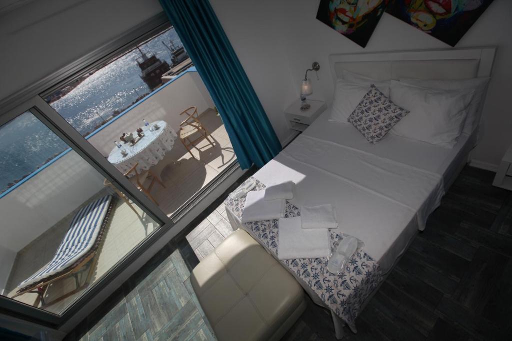 Larimar Hotel Cesme - Double Room With Balcony And Sea View