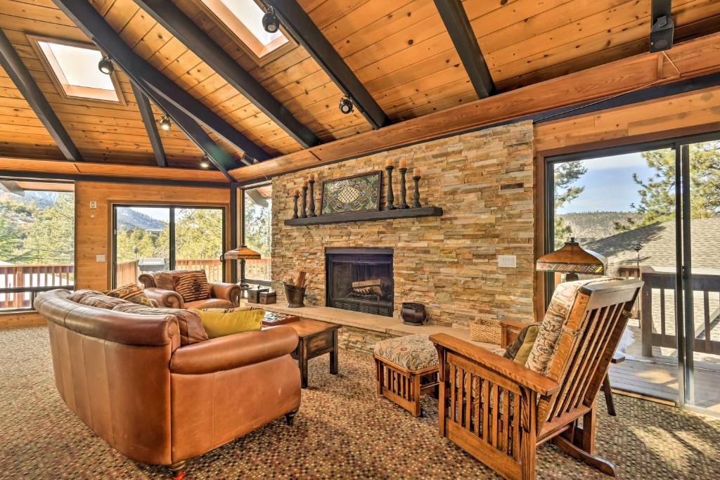 Cozy Grand Woodland Cabin with Mountain Views, Pine Mountain Club –  Ενημερωμένες τιμές για το 2023