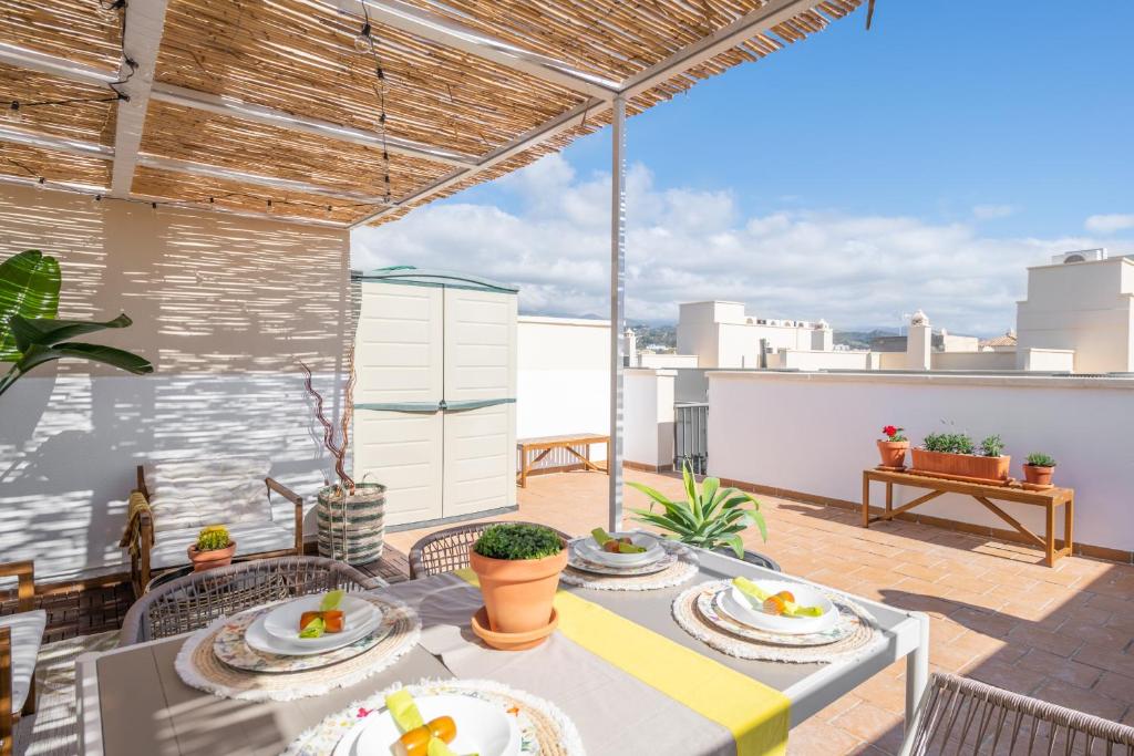 Balkón nebo terasa v ubytování Ático 2 terrazas junto al mar by Rent Me