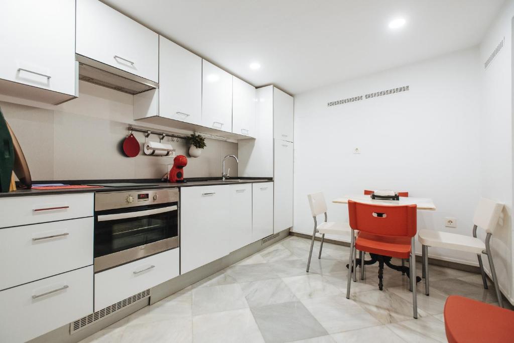 Kuchnia lub aneks kuchenny w obiekcie Apartamento cerca de la catedral