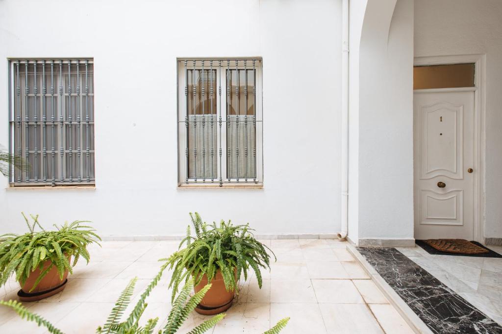 Zdjęcie z galerii obiektu Apartamento cerca de la catedral w Sewilli