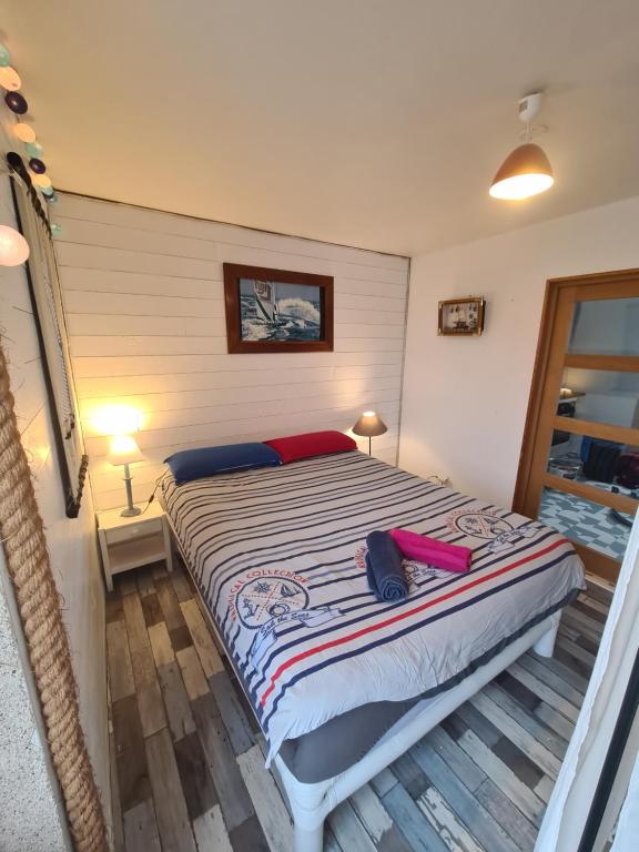 Postel nebo postele na pokoji v ubytování La Chaloupe Chambres d'hotes