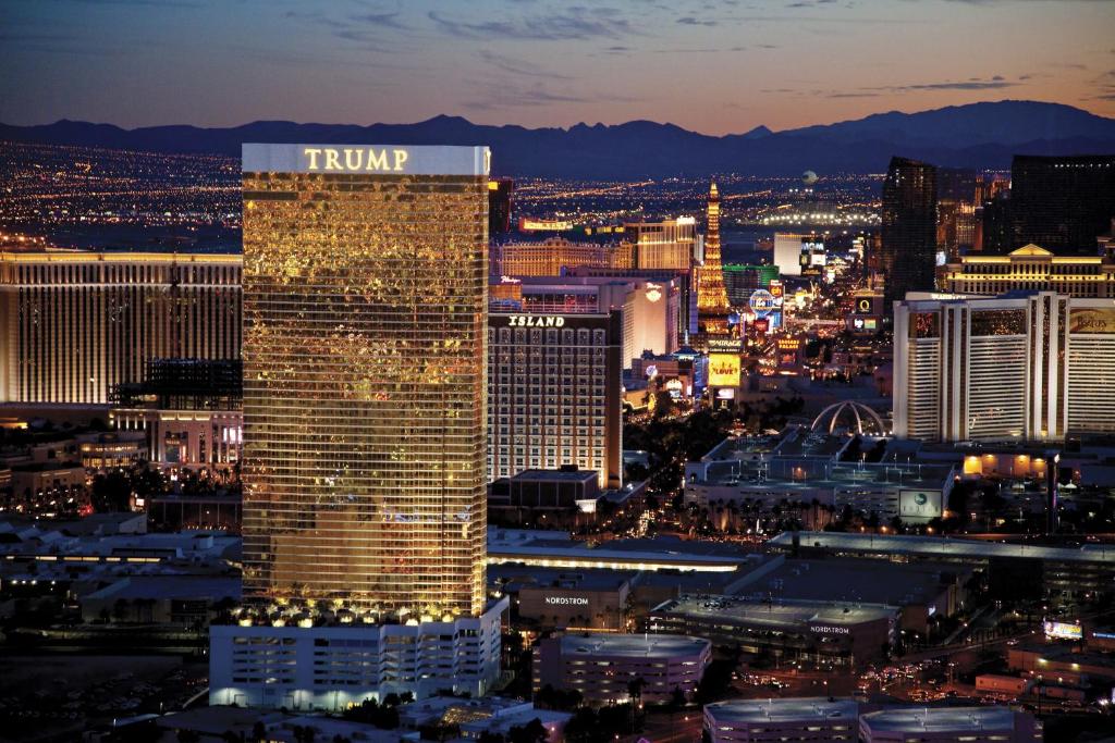 a view of the trump hotel and casino at night at Trump International Hotel Las Vegas in Las Vegas