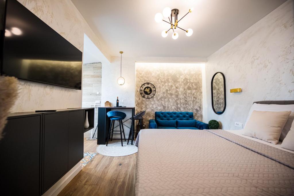 Luxury Studio Apartment with Terrace