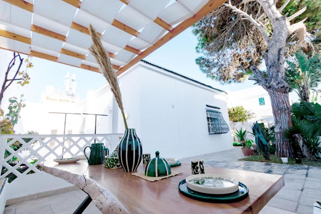 Balkón nebo terasa v ubytování Villa bord de mer piscine chauffée et terrasse