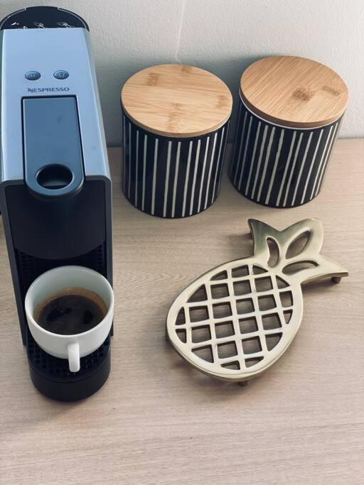 Set per la preparazione di tè e caffè presso CASA FERDI 1, logement entier avec piscine privée