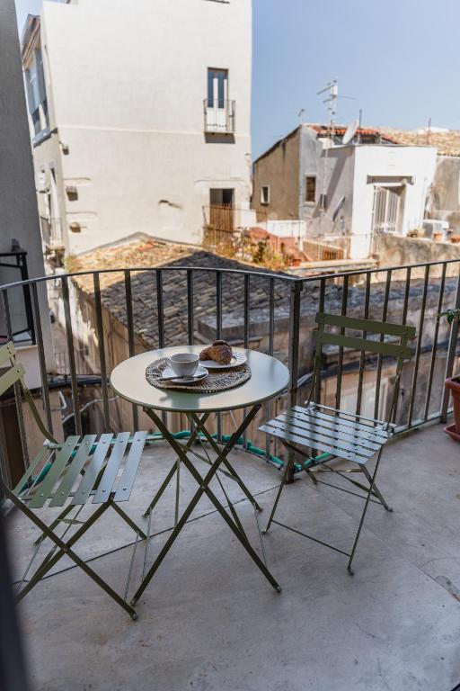 Balkón nebo terasa v ubytování Joy's Bnb Ortigia