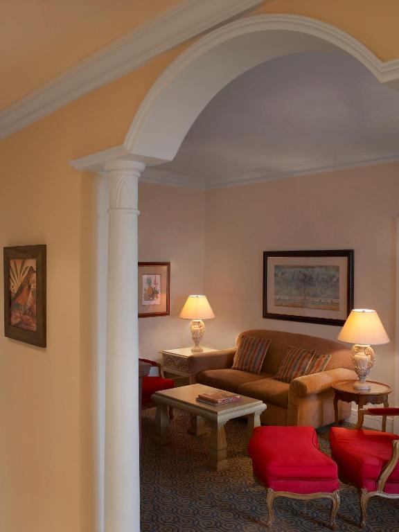 Sheraton Addis, a Luxury Collection Hotel, Addis Ababa的休息区