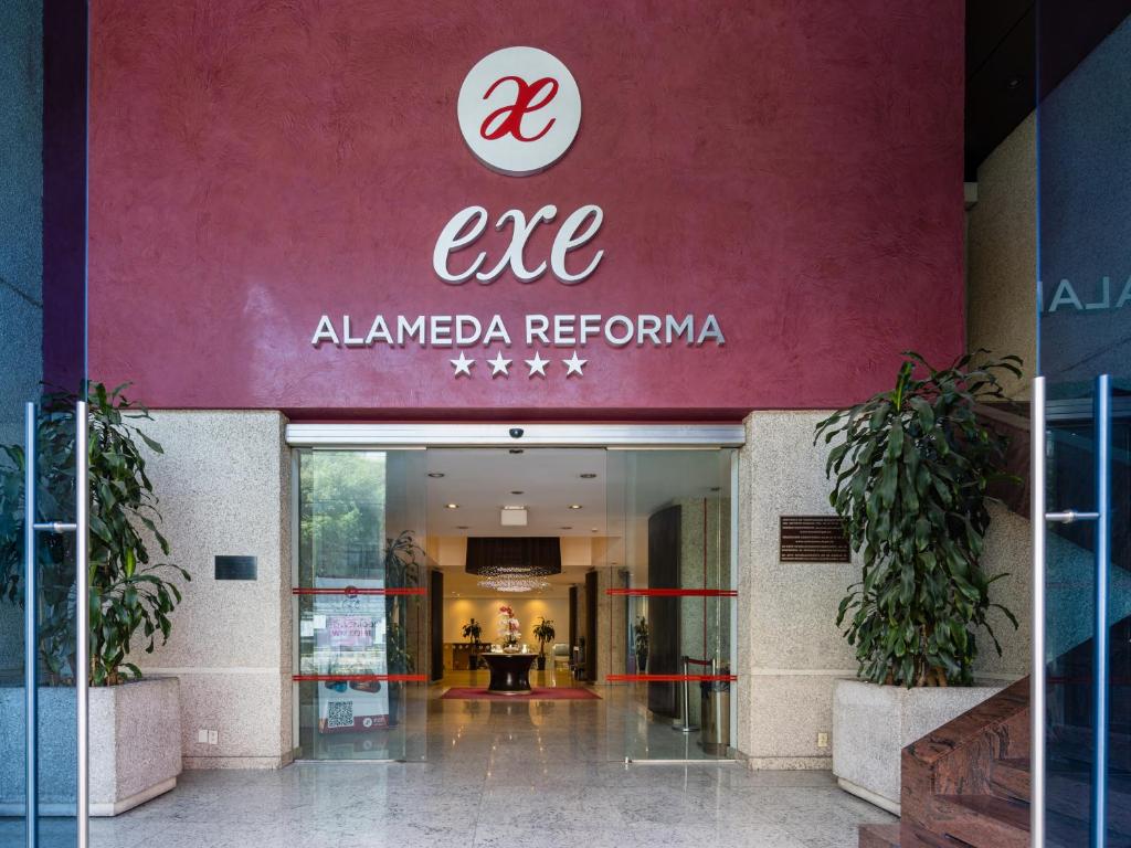 ใบรับรอง รางวัล เครื่องหมาย หรือเอกสารอื่น ๆ ที่จัดแสดงไว้ที่ Exe Alameda Reforma