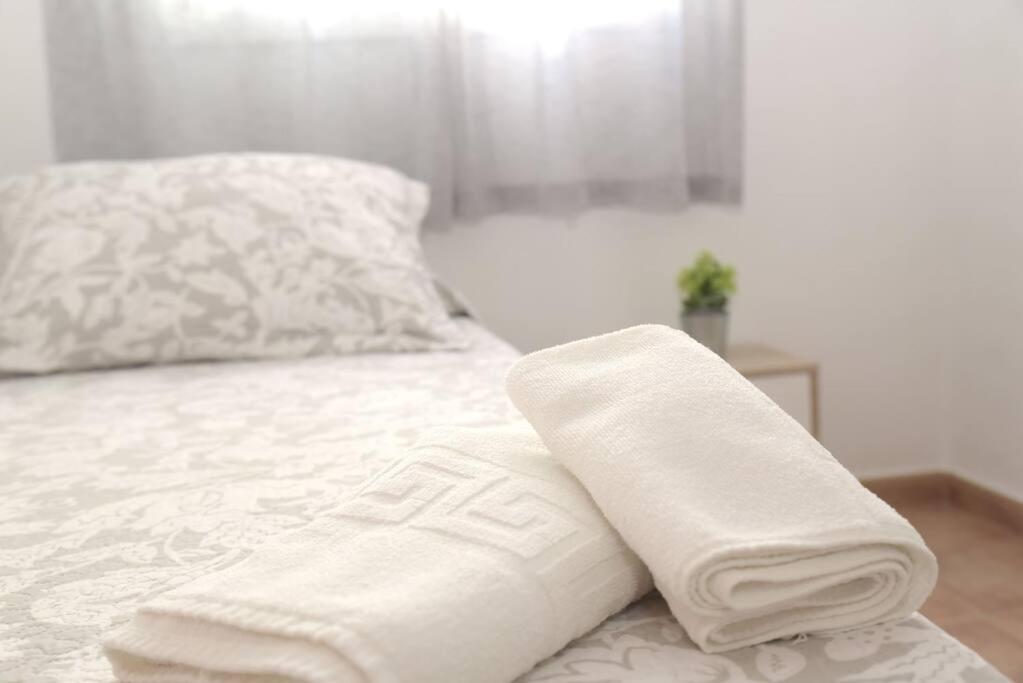 Posteľ alebo postele v izbe v ubytovaní Apartamento Elena - Sólo Familias y Parejas