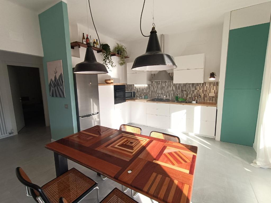 Cucina o angolo cottura di City View! Panoramic Apartment overlooking La Spezia